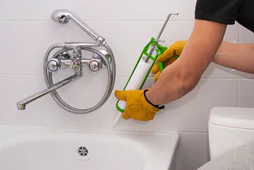 How To Caulk A Shower Or Tub House Method